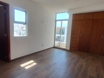 Casa en Fraccionamiento Lomas de la Rioja, Veracruz