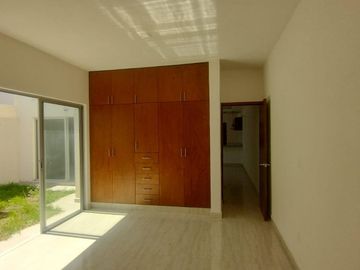 Casa en Fraccionamiento Lomas de la Rioja, Veracruz