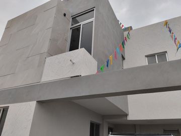 Casa en Fraccionamiento Lomas de la Rioja, Veracruz
