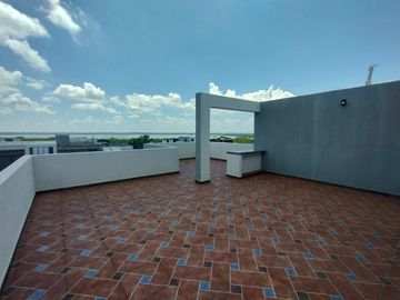 Casa en Fraccionamiento Lomas de la Rioja, Veracruz