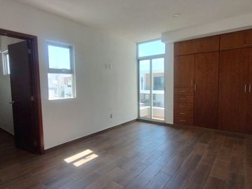 Casa en Fraccionamiento Lomas de la Rioja, Veracruz