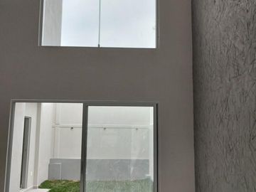 Casa en Fraccionamiento Lomas de la Rioja, Veracruz