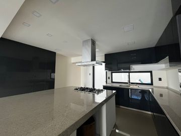 Estrene casa moderna