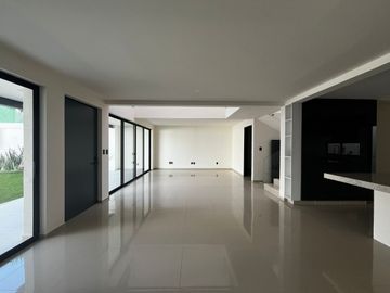 Estrene casa moderna