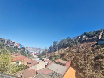 SE VENDE AMPLIA CASA EN SUBIDA CARAMPANGUE VALPARAISO