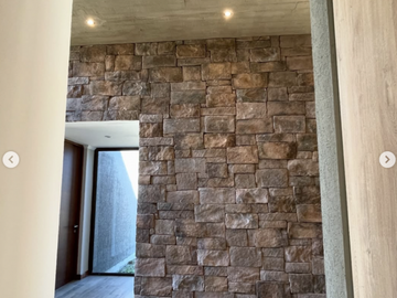 Se vende Preciosa casa en Condominio, sector oriente Talca