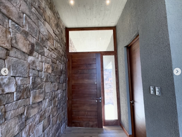 Se vende Preciosa casa en Condominio, sector oriente Talca