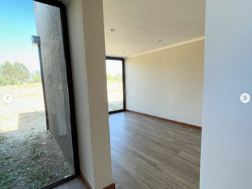Se vende Preciosa casa en Condominio, sector oriente Talca