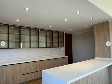 Se vende Preciosa casa en Condominio, sector oriente Talca