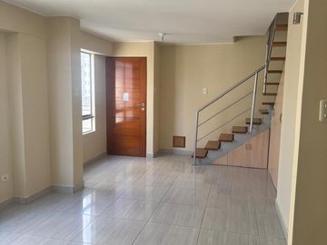 Venta De Amplio Duplex En Jesus Maria