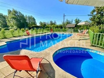 Casa en Venta en Parcela Urbana Con Casa + Quincho + Piscina