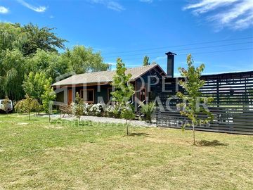 Casa en Venta en Parcela Urbana Con Casa + Quincho + Piscina