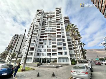 Departamento en Venta en Edificio Ventana Al Mar piso 7 (2 estacionamientos) - frente a Playa Cavancha