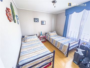 Departamento en Venta en Edificio Ventana Al Mar piso 7 (2 estacionamientos) - frente a Playa Cavancha