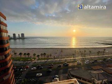 Departamento en Venta en Edificio Ventana Al Mar piso 7 (2 estacionamientos) - frente a Playa Cavancha