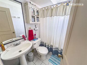 Departamento en Venta en Edificio Ventana Al Mar piso 7 (2 estacionamientos) - frente a Playa Cavancha