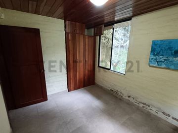 VENDO QUINTA EN GUAYLLABAMBA