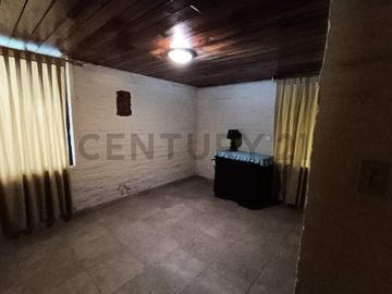 VENDO QUINTA EN GUAYLLABAMBA