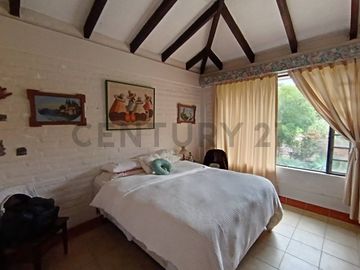 VENDO QUINTA EN GUAYLLABAMBA