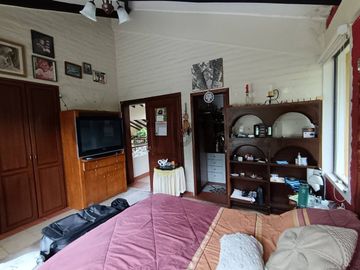 VENDO QUINTA EN GUAYLLABAMBA