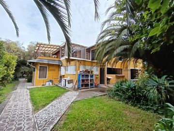VENDO QUINTA EN GUAYLLABAMBA