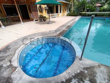 VENDO QUINTA EN GUAYLLABAMBA