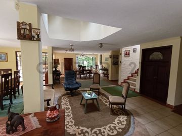 VENDO QUINTA EN GUAYLLABAMBA