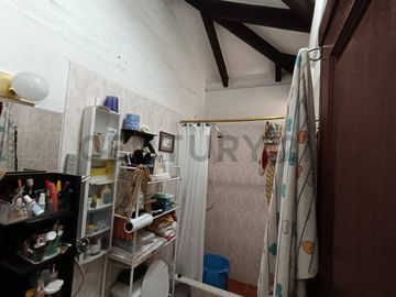 VENDO QUINTA EN GUAYLLABAMBA