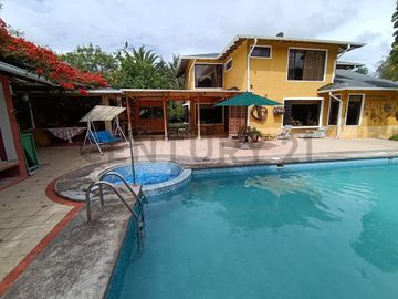 VENDO QUINTA EN GUAYLLABAMBA