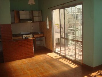 Carlos Calvo 2800, Remedios de Escalada ¡Casa 3 ambientes en Venta!