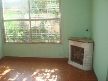 Carlos Calvo 2800, Remedios de Escalada ¡Casa 3 ambientes en Venta!