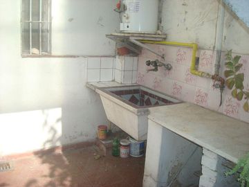 Carlos Calvo 2800, Remedios de Escalada ¡Casa 3 ambientes en Venta!