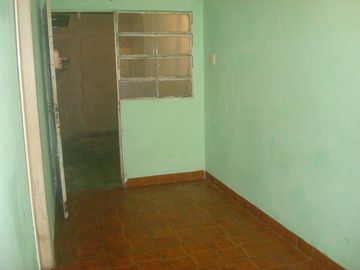Carlos Calvo 2800, Remedios de Escalada ¡Casa 3 ambientes en Venta!