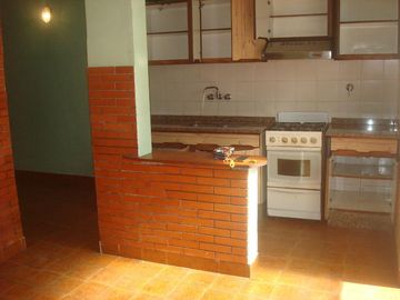 Carlos Calvo 2800, Remedios de Escalada ¡Casa 3 ambientes en Venta!