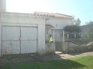 Carlos Calvo 2800, Remedios de Escalada ¡Casa 3 ambientes en Venta!