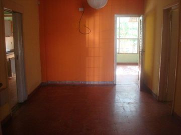 Carlos Calvo 2800, Remedios de Escalada ¡Casa 3 ambientes en Venta!