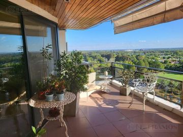 Departamento en  VENTA en Marina Golf de 4 amb con vista al Río.