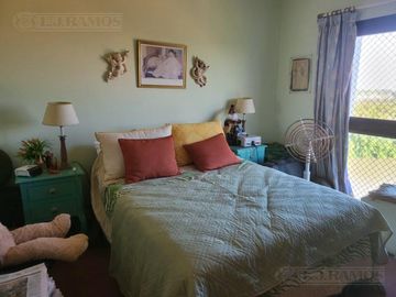 Departamento en  VENTA en Marina Golf de 4 amb con vista al Río.