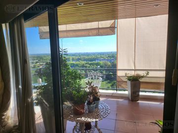 Departamento en  VENTA en Marina Golf de 4 amb con vista al Río.