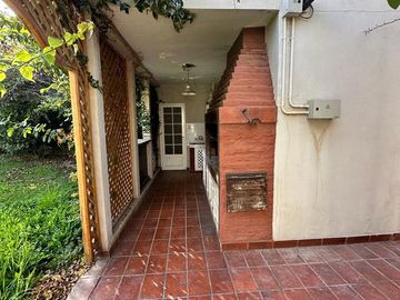 Casa en frente a casa de gobierno