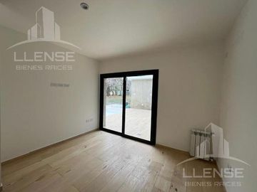 Casa 4 ambientes a estrenar con pileta en venta - Greenville Polo