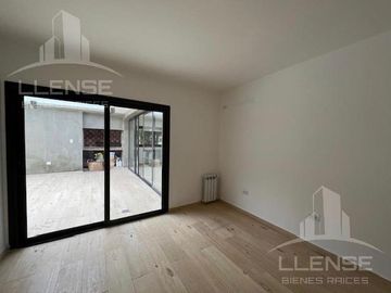 Casa 4 ambientes a estrenar con pileta en venta - Greenville Polo
