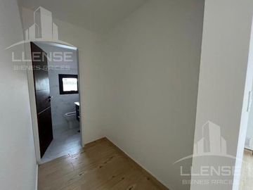 Casa 4 ambientes a estrenar con pileta en venta - Greenville Polo