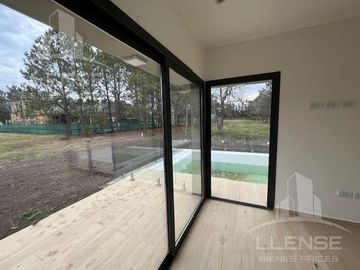 Casa 4 ambientes a estrenar con pileta en venta - Greenville Polo