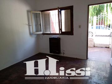 Casa Antigua en Alquiler- Temperley Este
