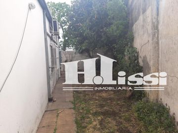 Casa Antigua en Alquiler- Temperley Este