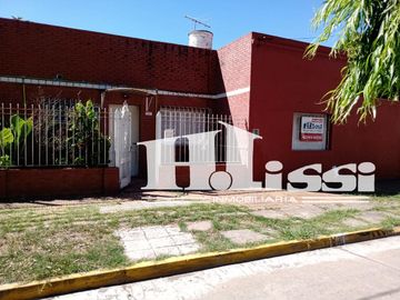 Casa Antigua en Alquiler- Temperley Este
