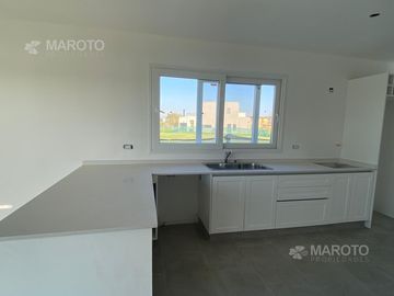 CASA EN VENTA EN CANTON ISLAS - MAROTO PROPIEDADES