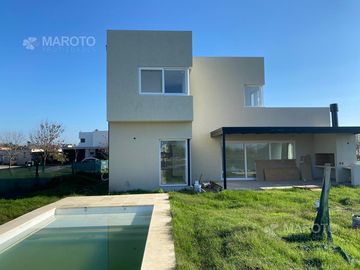 CASA EN VENTA EN CANTON ISLAS - MAROTO PROPIEDADES
