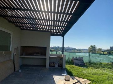CASA EN VENTA EN CANTON ISLAS - MAROTO PROPIEDADES